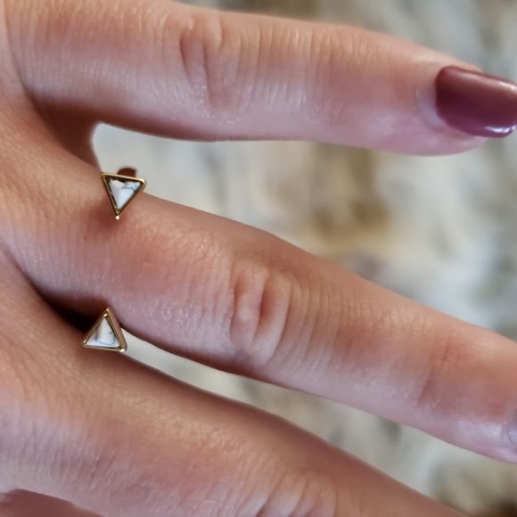 New White and Gold Ophelie Cuff Ring - Picture 4 of 4